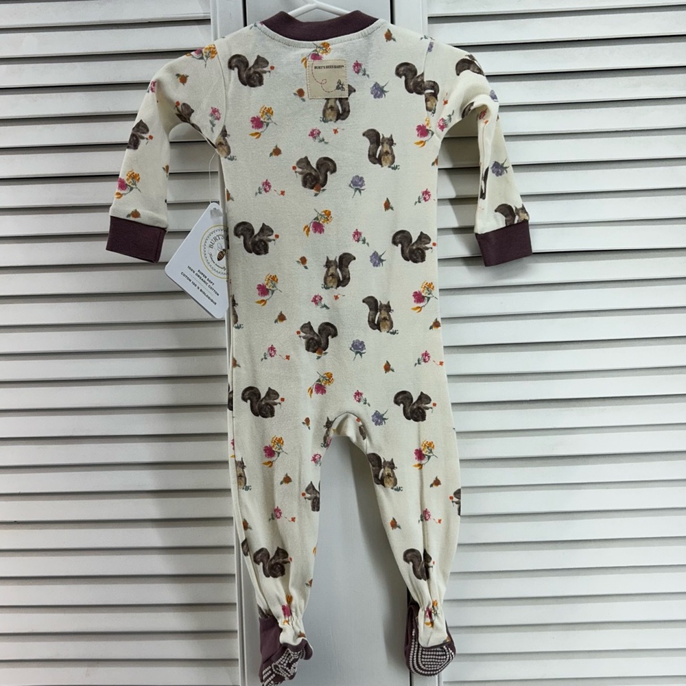 Burt’s bees size 3-6M zippered footie with Squirrel Print NWT - Picture 5 of 5